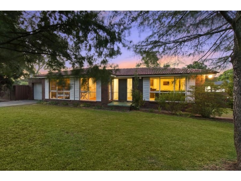 12 Briscoe Crescent, Kings Langley NSW 2147