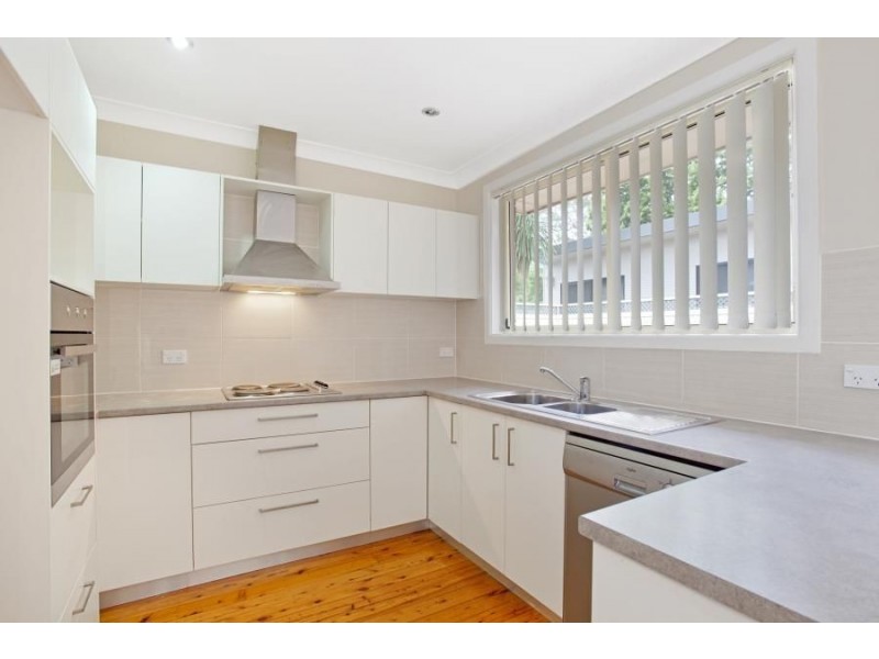 12 Gordon Ave, Castle Hill NSW 2154