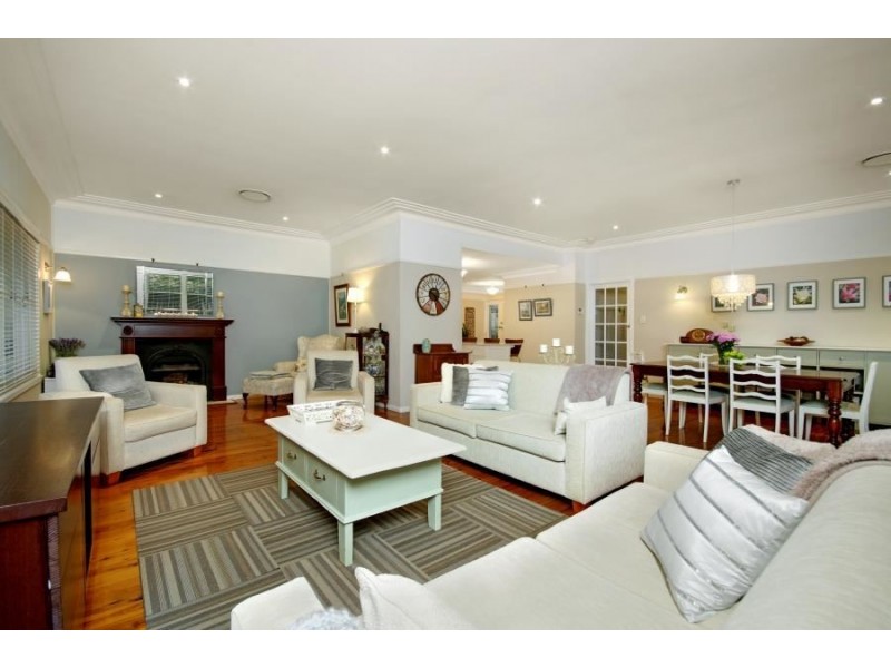 6 Hayes Avenue, Northmead NSW 2152