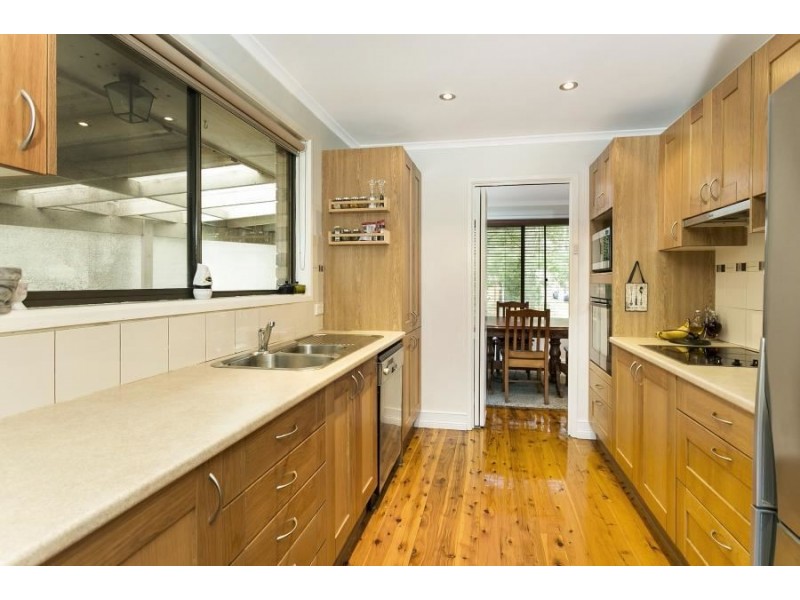 252 Madagascar Drive, Kings Park NSW 2148