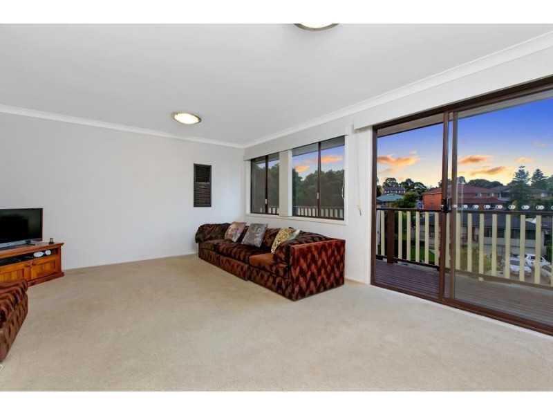 8 Holburn Crescent, Kings Langley NSW 2147
