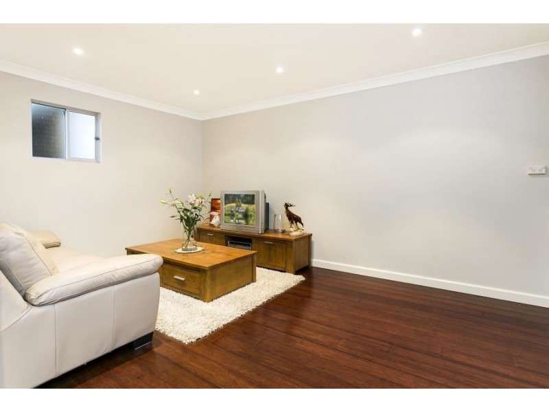 8 Mulheron Avenue, Baulkham Hills NSW 2153