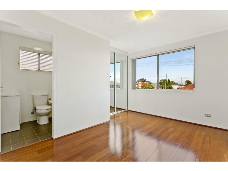 3/1 Western Crescent, Gladesville NSW 2111