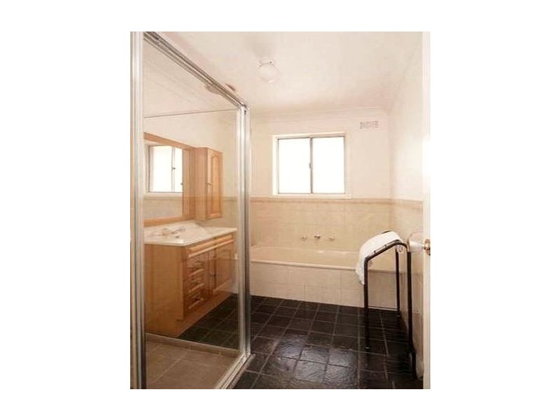 8 Oba Place, Toongabbie NSW 2146