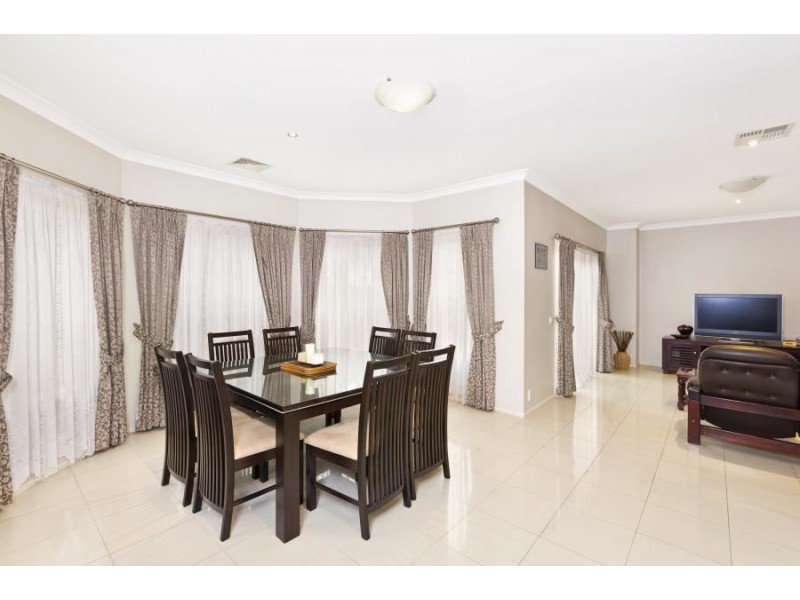 1 Flagstone Grove, Bella Vista NSW 2153