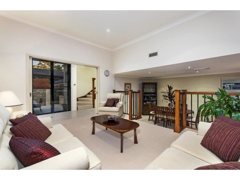10 Highclere Crescent, North Rocks NSW 2151