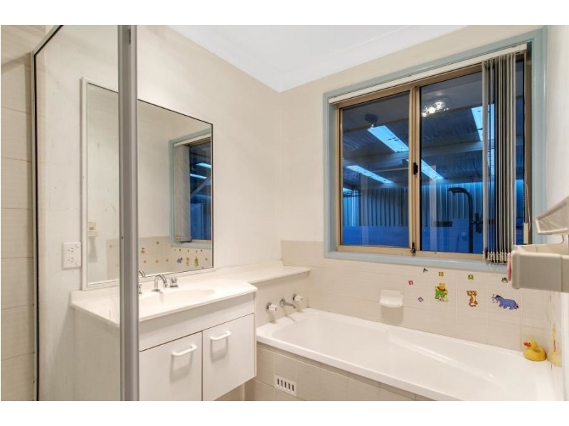 2 Michelle Drive, Constitution Hill NSW 2145