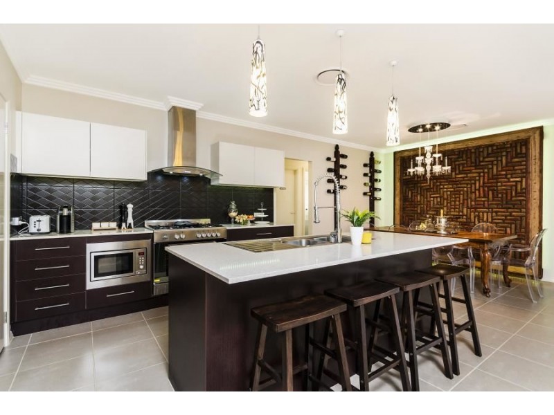 18 Dempsey Crescent, Kellyville NSW 2155