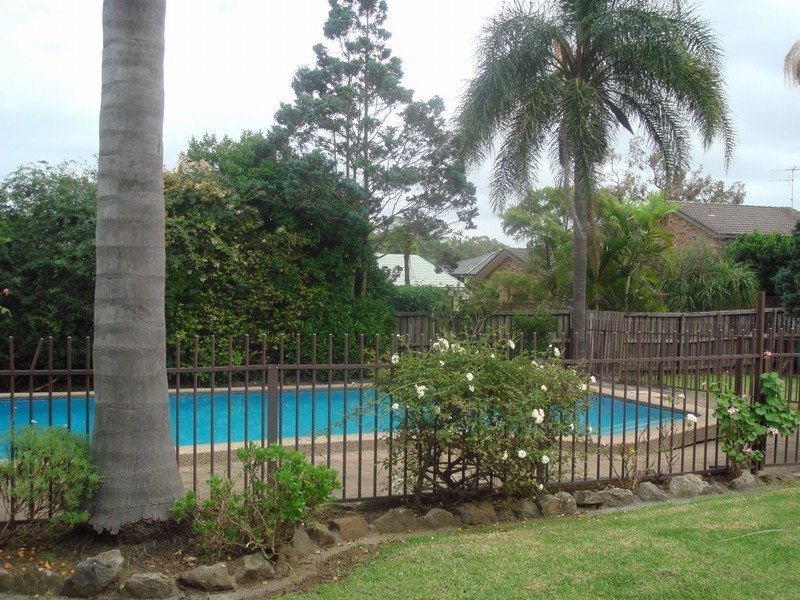 33 Middleton Avenue, Castle Hill NSW 2154