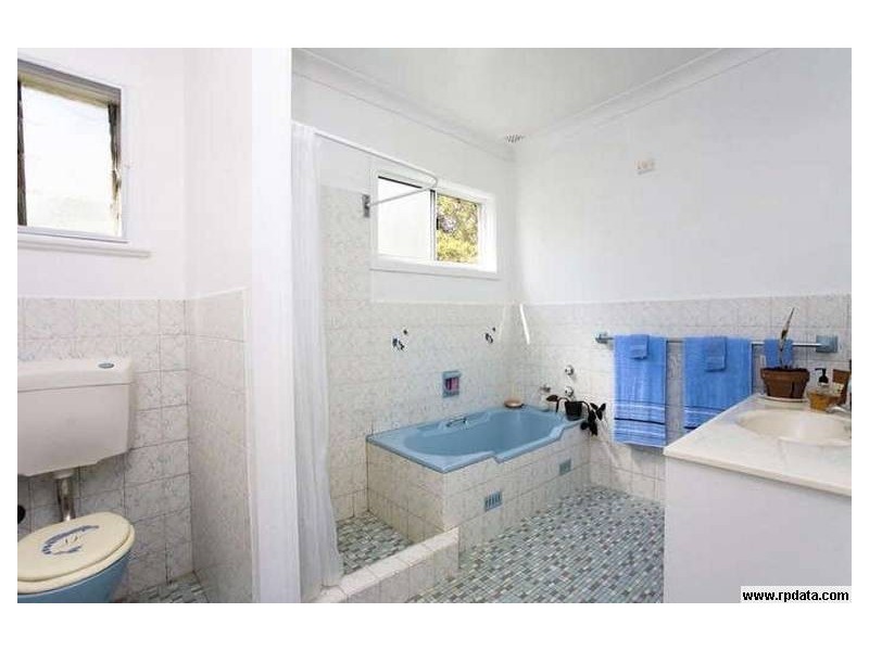 10 Dobson Crescent, Baulkham Hills NSW 2153