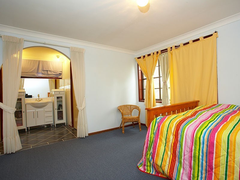 32 Lockhart Avenue, Castle Hill NSW 2154