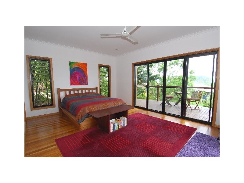 6 Daydream Court, Cannonvale QLD 4802