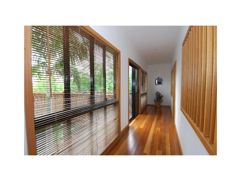 6 Daydream Court, Cannonvale QLD 4802