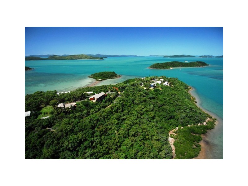 1-3 Neerim Cres, Shute Harbour QLD 4802