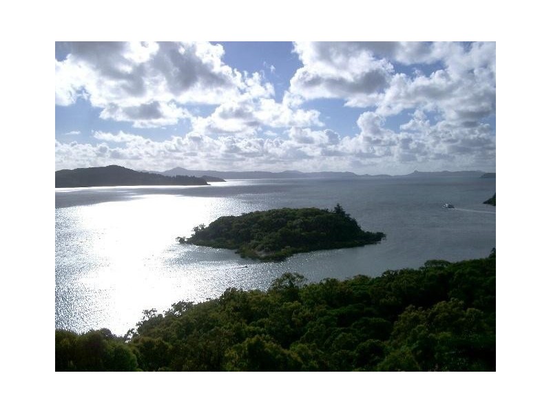 6 Neerim Crescent, Shute Harbour QLD 4802