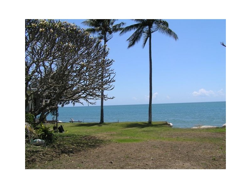 8 Howard Street, Bowen QLD 4805