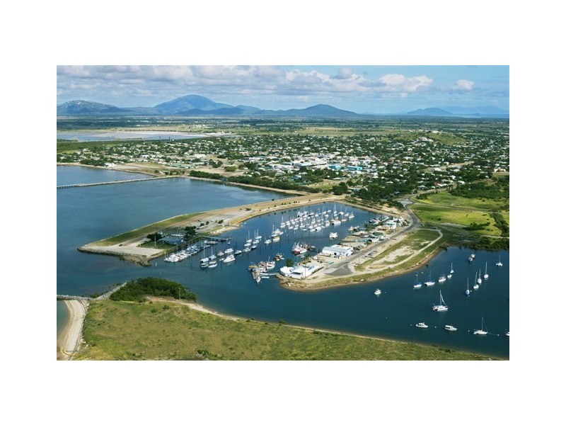 8 Howard Street, Bowen QLD 4805