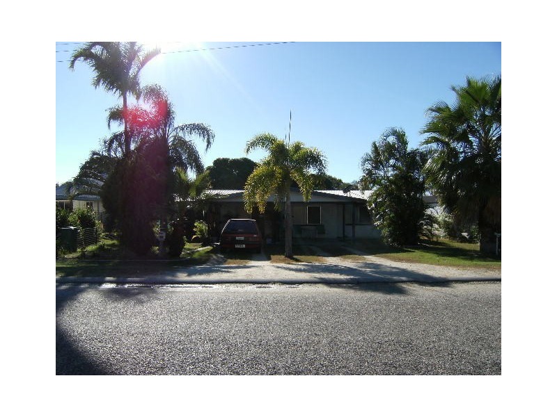 10 Field Street, Bowen QLD 4805