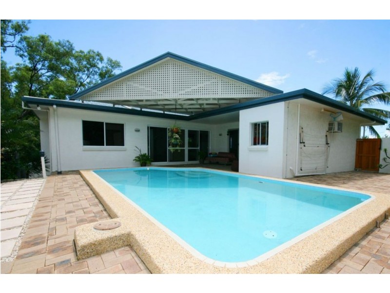 14 Passage Ave, Shute Harbour QLD 4802