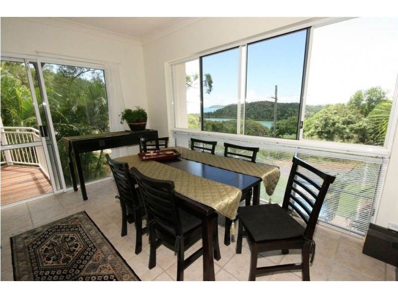 14 Passage Ave, Shute Harbour QLD 4802