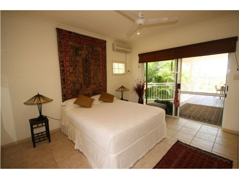 14 Passage Ave, Shute Harbour QLD 4802