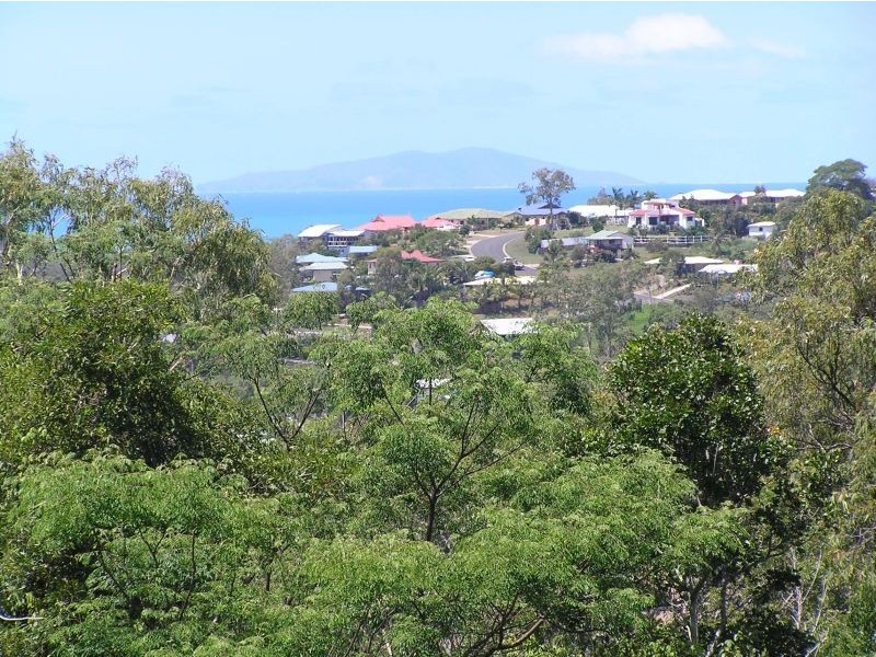 14 Hamilton Ave, Cannonvale QLD 4802