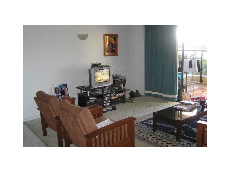 4/2 Eshelby Drive, Cannonvale QLD 4802