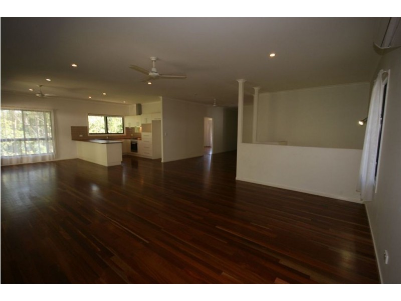 64 Jones Rd, Cannonvale QLD 4802