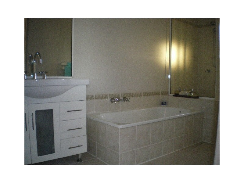 17 South Molle Boulevard, Cannonvale QLD 4802