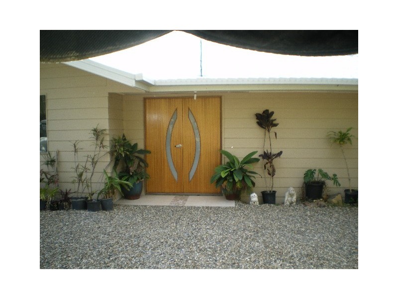 17 South Molle Boulevard, Cannonvale QLD 4802