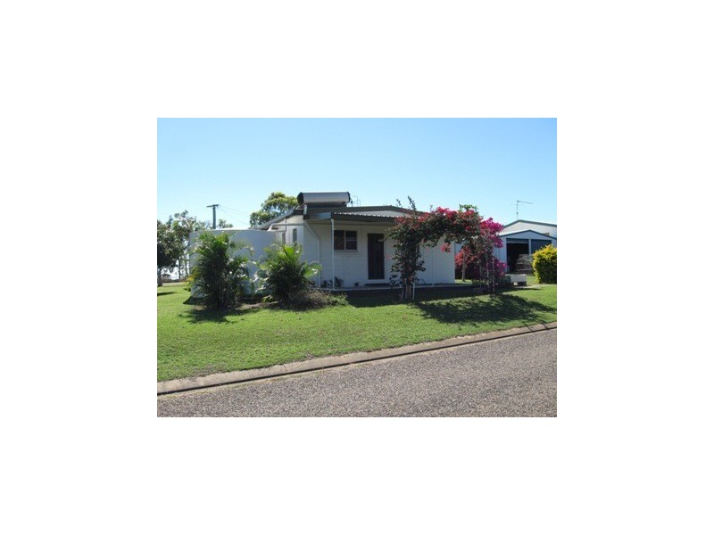 77 Whyte Avenue, Bowen QLD 4805