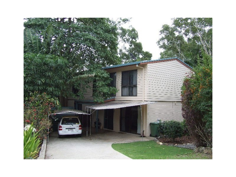 8 Iluka Street, Cannonvale QLD 4802