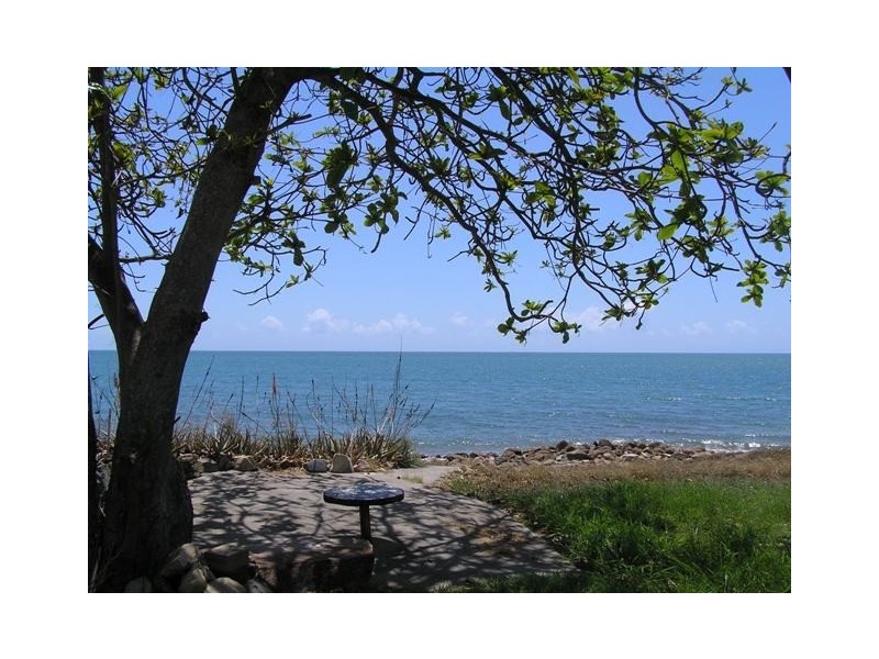 12 Howard Street, Bowen QLD 4805