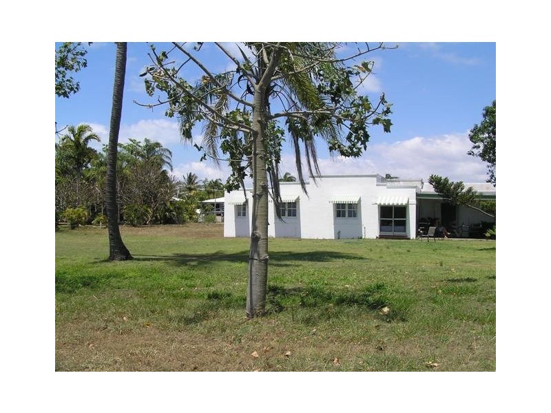 12 Howard Street, Bowen QLD 4805