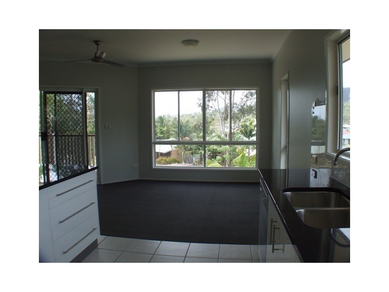 34 Grace Avenue, Cannonvale QLD 4802