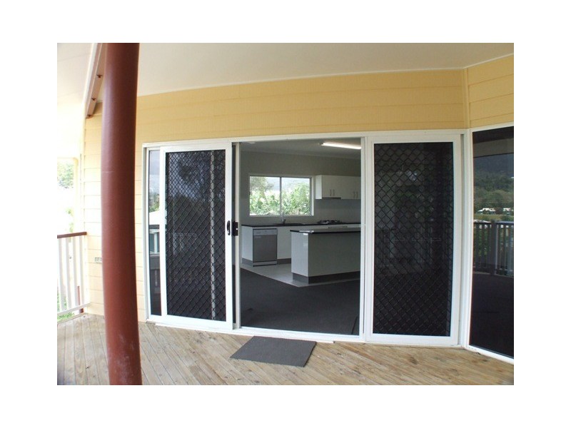 34 Grace Avenue, Cannonvale QLD 4802