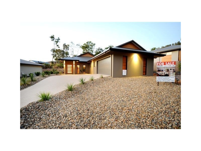 55 Jones Road, Cannonvale QLD 4802
