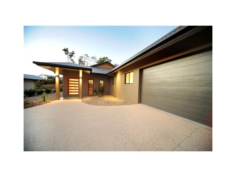 55 Jones Road, Cannonvale QLD 4802