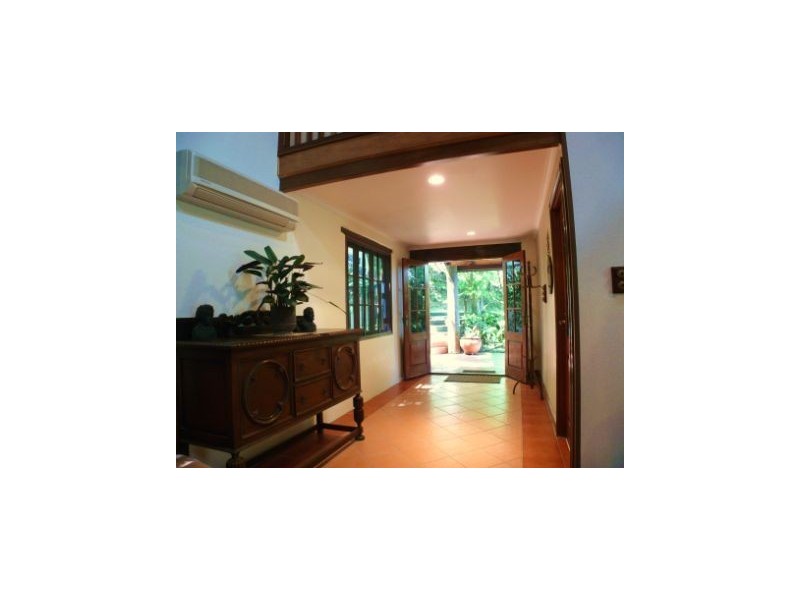 6 Harbour Avenue, Shute Harbour QLD 4802