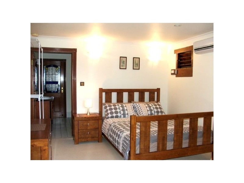 6 Harbour Avenue, Shute Harbour QLD 4802