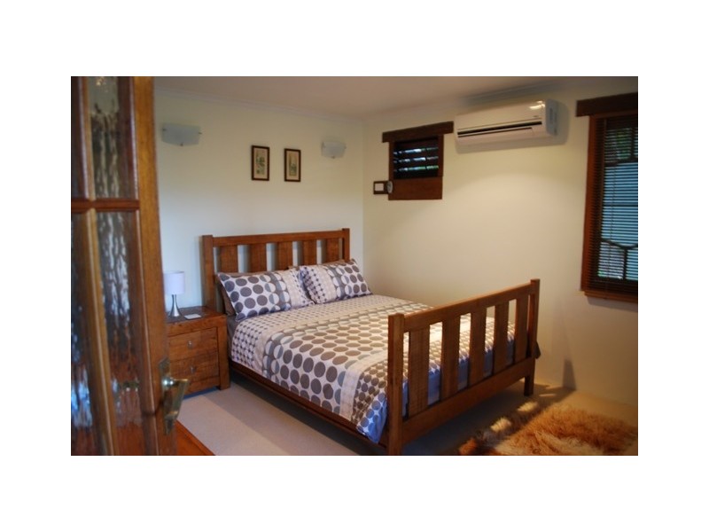 6 Harbour Avenue, Shute Harbour QLD 4802