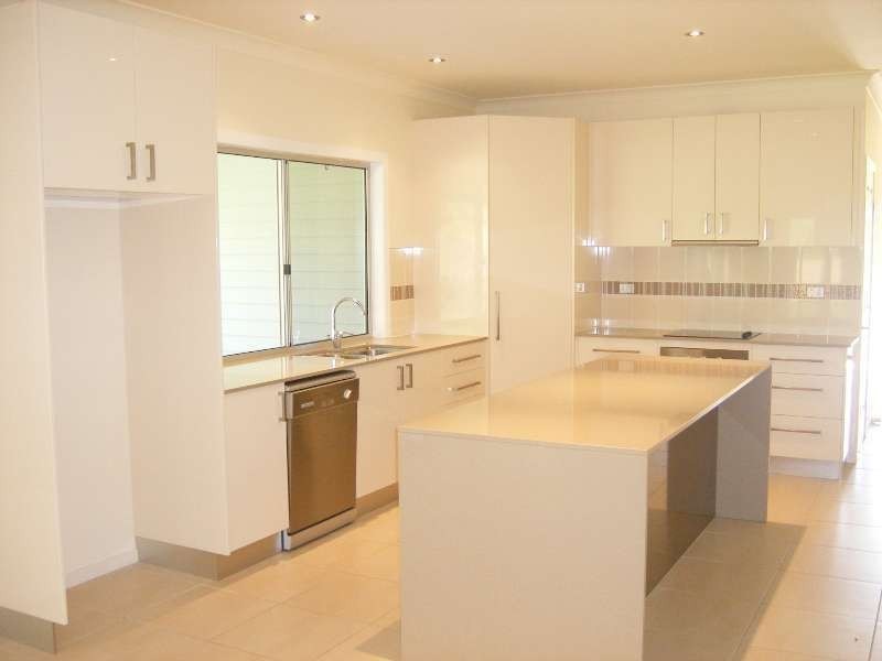 12 Armada Crescent, Jubilee Pocket QLD 4802