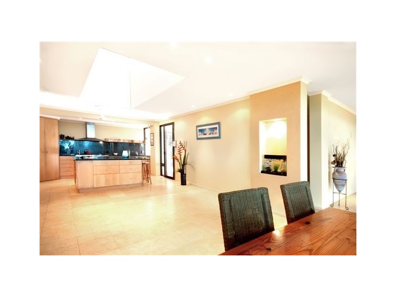 13 Border Drive, Cannonvale QLD 4802