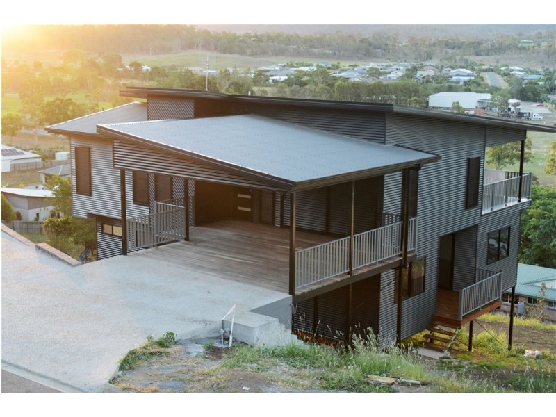 24 Whitehaven Cres, Cannonvale QLD 4802