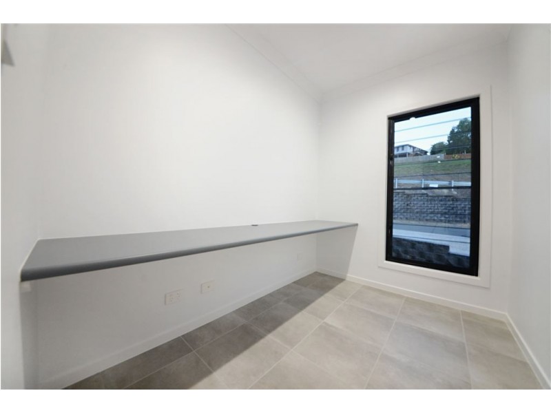 24 Whitehaven Cres, Cannonvale QLD 4802