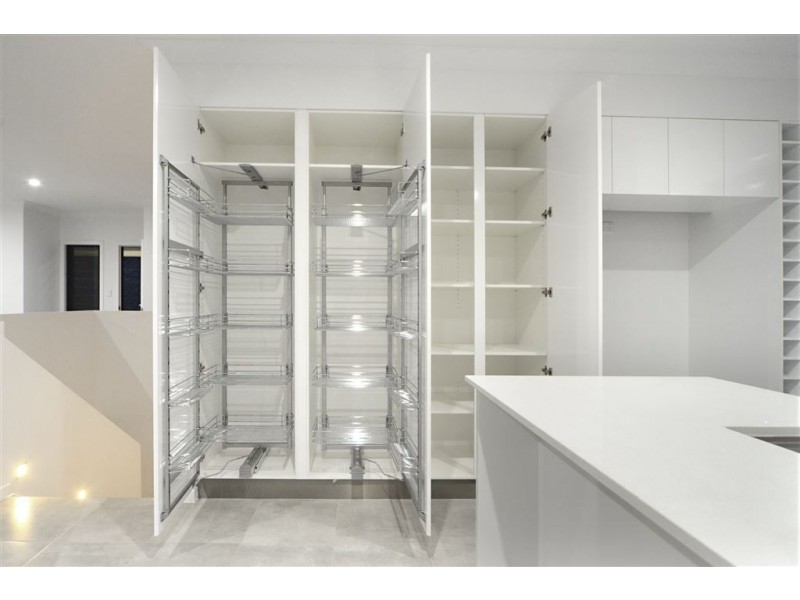 24 Whitehaven Cres, Cannonvale QLD 4802