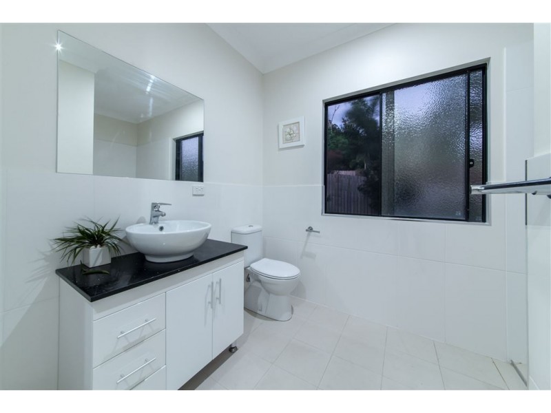 2/39 Beth Crt, Cannonvale QLD 4802
