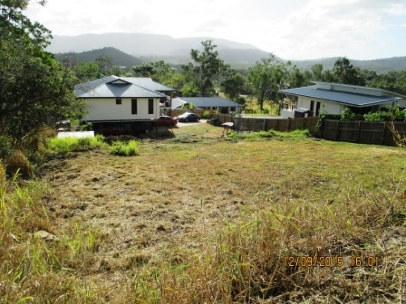 14 Tanika Road, Cannonvale QLD 4802