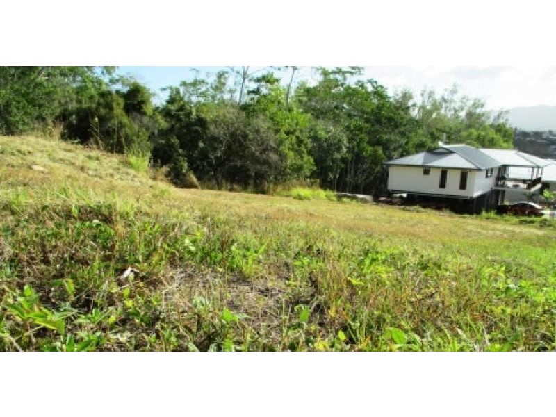 14 Tanika Road, Cannonvale QLD 4802