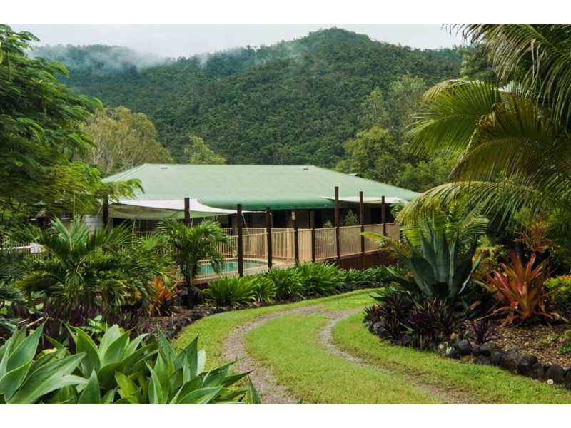 317 Sugarloaf Road, Sugarloaf QLD 4800